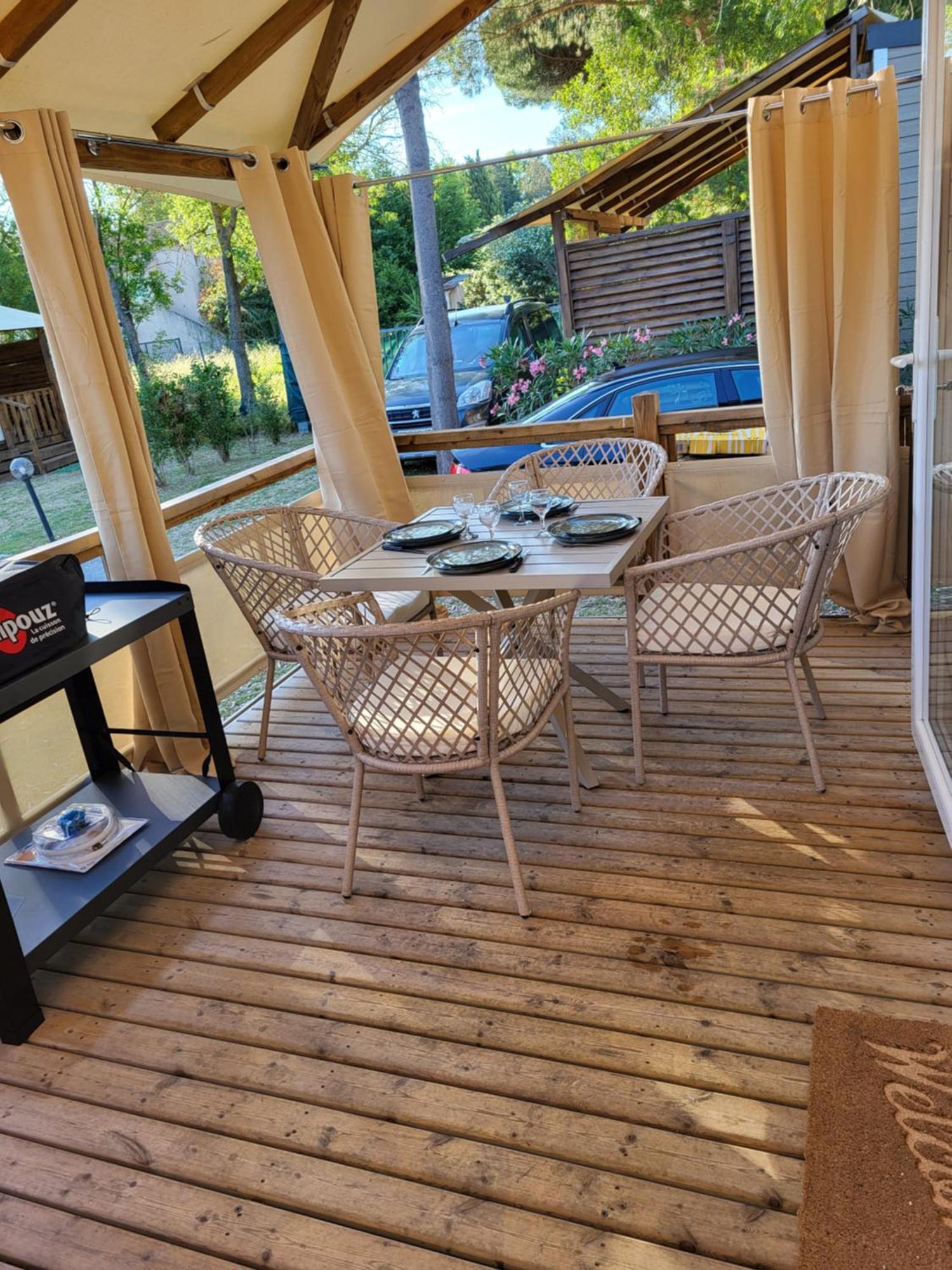 Mobil 4 Personnes Climatise Campsite